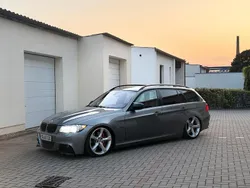 Grau Gebraucht 2009 BMW 330 M Performance Kombi | 9.200 € (Fairer Preis)