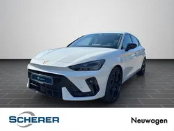 Weiß Neu 2025 Cupra Leon VZ Limousine | 44.999 € (Etwas zu teuer)