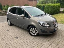 Beige Gebraucht 2010 Opel Meriva Selection Van / Kleinbus | 3.500 € (Fairer Preis)