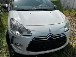 Weiß Gebraucht 2011 Citroën DS3 Kleinwagen | 1.800 € (Superpreis)