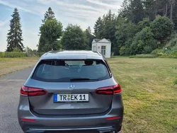 Grau Gebraucht 2019 Mercedes B200 AMG Van / Kleinbus | 21.750 € (Guter Preis)
