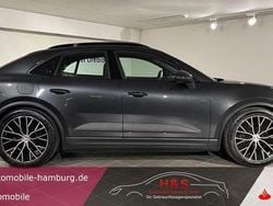 Grau Gebraucht 2024 Porsche Macan SUV | 81.900 € (Superpreis)