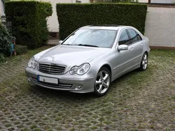 Silber metallic Gebraucht 2006 Mercedes C350 Sport Limousine | 15.900 €