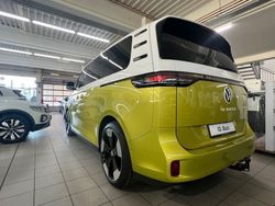 Gelb Gebraucht 2023 VW ID. Buzz Pro Van / Kleinbus | 67.888 €