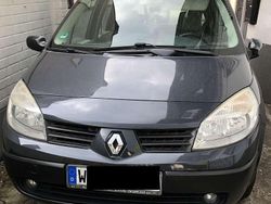 Violett Gebraucht 2006 Renault Scénic II Authentique Van / Kleinbus | 2.350 € (Fairer Preis)