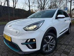 Weiß Gebraucht 2021 Kia e-Niro Spirit SUV | 22.990 € (Fairer Preis)