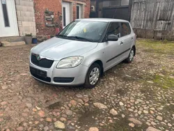 Silber Gebraucht 2009 Skoda Fabia Kleinwagen | 2.900 € (Guter Preis)