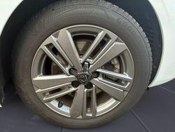 Weiß Gebraucht 2024 Peugeot 308 Allure Limousine | 22.330 € (Superpreis)