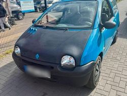 Blau Gebraucht 2003 Renault Twingo Kleinwagen | 900 €