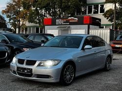 Grau Gebraucht 2007 BMW 330 Sport Line Limousine | 3.990 € (Fairer Preis)