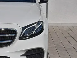 Weiß Gebraucht 2019 Mercedes E220 AMG line Limousine | 34.999 € (Teuer)