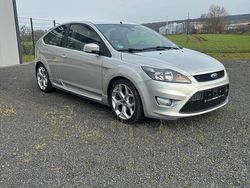 Silber Gebraucht 2008 Ford Focus ST Limousine | 9.500 € (Teuer)