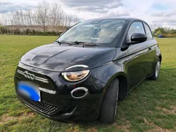 Schwarz Gebraucht 2022 Fiat 500e Action Kleinwagen | 13.900 € (Fairer Preis)