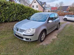 Silber Gebraucht 2004 VW Golf IV Basis Limousine | 2.599 € (Fairer Preis)