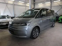Silber Gebraucht 2022 VW T7 Style Van | 52.900 € (Etwas zu teuer)