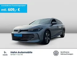 Oyster silver metallic Gebraucht 2024 VW Passat Business Kombi | 37.430 € (Guter Preis)