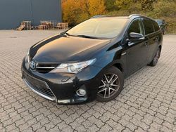 Schwarz Gebraucht 2015 Toyota Auris Hybrid Kombi | 9.200 € (Superpreis)