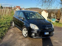 Schwarz Gebraucht 2006 Opel Zafira OPC Van / Kleinbus | 4.200 € (Fairer Preis)