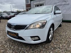 Weiß Gebraucht 2010 Kia Ceed Spirit Limousine | 6.590 € (Fairer Preis)