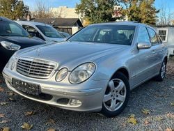 Silber Gebraucht 2011 Mercedes E240 Elegance Limousine | 4.990 €