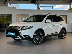 Weiß Gebraucht 2019 Mitsubishi Outlander Diamant Edition SUV | 18.495 € (Fairer Preis)