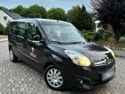 Grau Gebraucht 2017 Opel Combo Van / Kleinbus | 8.800 €