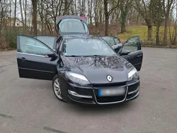 Schwarz Gebraucht 2013 Renault Laguna III Limousine | 11.000 €
