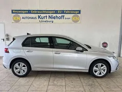 Reflexsilbermet. Gebraucht 2021 VW Golf VIII Life Limousine | 19.940 € (Fairer Preis)