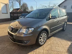 Grau Gebraucht 2007 VW Touran Highline Van / Kleinbus | 4.990 € (Fairer Preis)