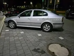 Silber Gebraucht 2004 Skoda Octavia Limousine | 2.500 € (Fairer Preis)