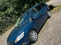 Blau Gebraucht 2010 Ford Focus Kombi | 2.500 € (Guter Preis)