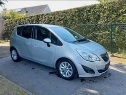 Silber Gebraucht 2013 Opel Meriva Active Van / Kleinbus | 9.200 € (Etwas zu teuer)