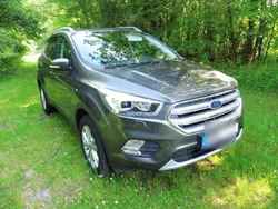 Grau Gebraucht 2017 Ford Kuga SUV | 15.000 € (Fairer Preis)