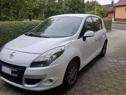 Weiß Gebraucht 2010 Renault Scénic III Van / Kleinbus | 2.350 € (Guter Preis)