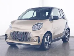 (gold beige (metallic)) Gebraucht 2024 Smart ForTwo Electric Drive Exclusive Cabrio | 20.222 € (Etwas zu teuer)