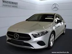 Silber Gebraucht 2023 Mercedes A200 Advanced Limousine | 29.300 € (Fairer Preis)