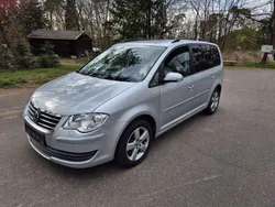 Grau Gebraucht 2008 VW Touran United Van / Kleinbus | 3.650 € (Fairer Preis)
