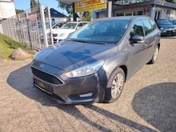 Grau Gebraucht 2015 Ford Focus Business Edition Kombi | 4.990 € (Fairer Preis)