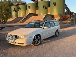 Weiß Gebraucht 1999 Volvo V70 Kombi | 3.250 €