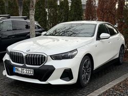 Weiß Gebraucht 2024 BMW 520 M Sport Limousine | 45.999 € (Fairer Preis)