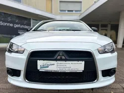 Weiss Gebraucht 2016 Mitsubishi Lancer Limousine | 7.990 €