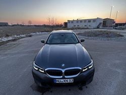 Grau Gebraucht 2020 BMW 330 M Sport Kombi | 22.600 € (Guter Preis)
