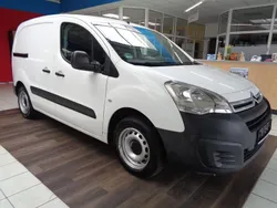 Weiß Gebraucht 2016 Citroën Berlingo Business Class Van / Kleinbus | 7.490 € (Fairer Preis)