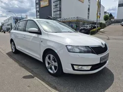 Weiß Gebraucht 2014 Skoda Rapid Elegance Kombi | 9.990 € (Fairer Preis)