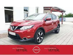Rot Gebraucht 2017 Nissan Qashqai N-Connecta SUV | 15.500 € (Fairer Preis)