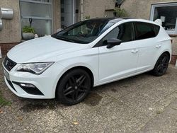 Weiß Gebraucht 2020 Seat Leon FR Limousine | 15.700 € (Fairer Preis)