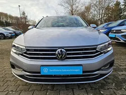 Silber Gebraucht 2024 VW Passat Business Kombi | 28.889 € (Guter Preis)