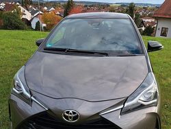 Braun Gebraucht 2019 Toyota Yaris Style Kleinwagen | 14.300 € (Etwas zu teuer)