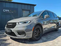 Grau Gebraucht 2021 Chrysler Pacifica Limited SUV | 34.990 € (Guter Preis)