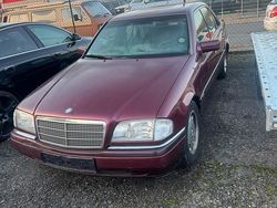 Rot Gebraucht 1996 Mercedes C180 Limousine | 1.999 €